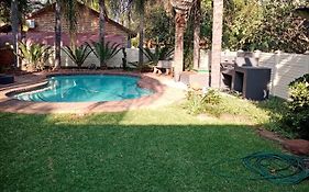 De La Rose Guesthouse